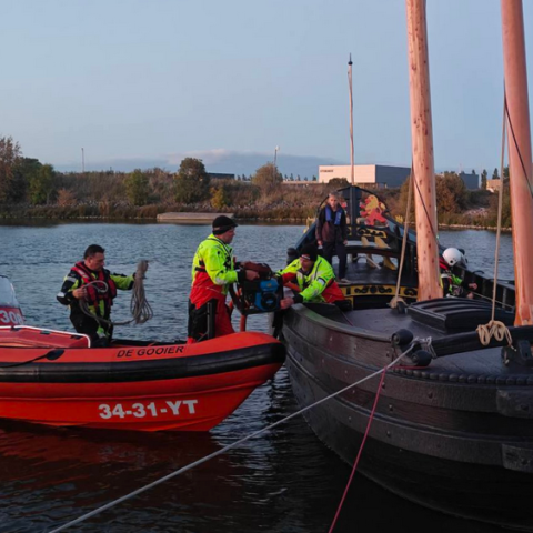 20250923a_original-177a9124 Reddingstation Wijdenes traint evacuatie op bijzonder schip - Reddingstation Wijdenes