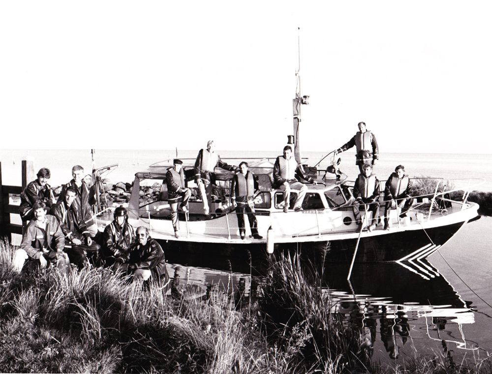 19901129-3ae068d0 De historie van reddingswerk vanuit de Haven Wijdenes