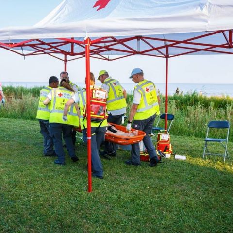 rodekruis_18_original-3c8eeedf Geslaagde samenwerkingsoefening in haven van Wijdenes - Reddingstation Wijdenes