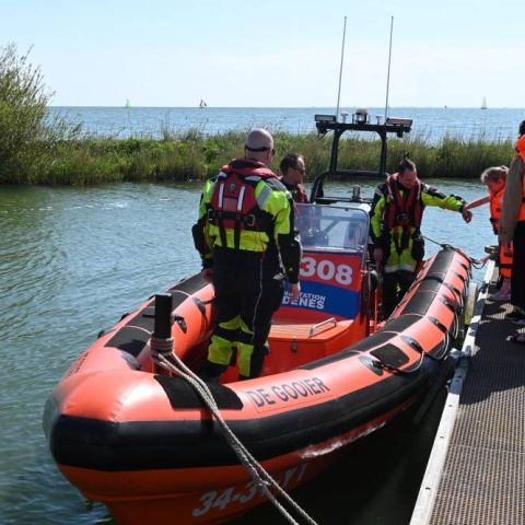 Harm_Scheltens_9_original-5c2b656d Een zonnige en geslaagde Reddingbootdag - Reddingstation Wijdenes