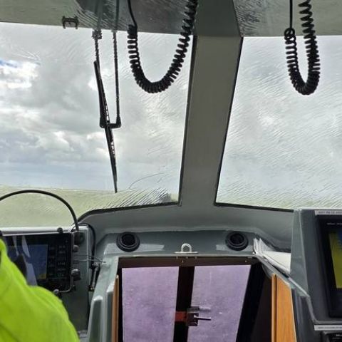 20260613b_original-a68d0749 Reddingboot onderbreekt assistentie voor melding omgeslagen zeilboot - Reddingstation Wijdenes