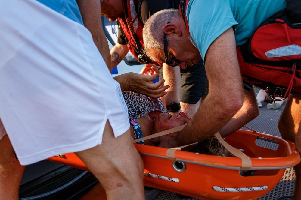 rodekruis_9-a96346ae Reddingstation Wijdenes traint evacuatie op bijzonder schip - Reddingstation Wijdenes