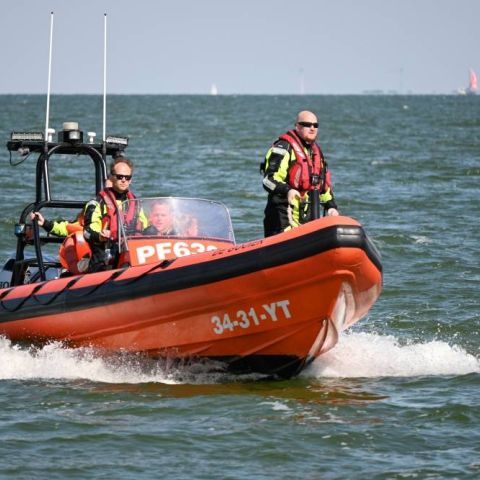 Harm_Scheltens_8_original-af1d4c0a Een zonnige en geslaagde Reddingbootdag - Reddingstation Wijdenes