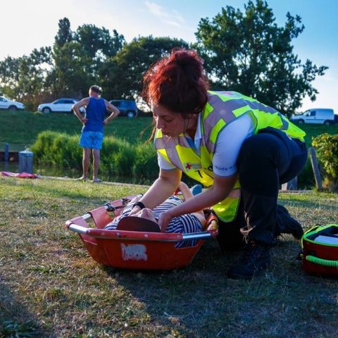 rodekruis_10_original-c8fbbce3 Geslaagde samenwerkingsoefening in haven van Wijdenes - Reddingstation Wijdenes